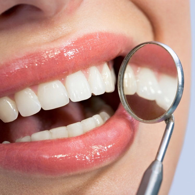 zubárske zväčšovacie zrkadlo